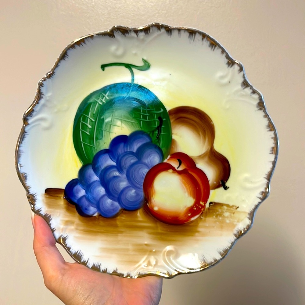 Decorative wall hanging plate